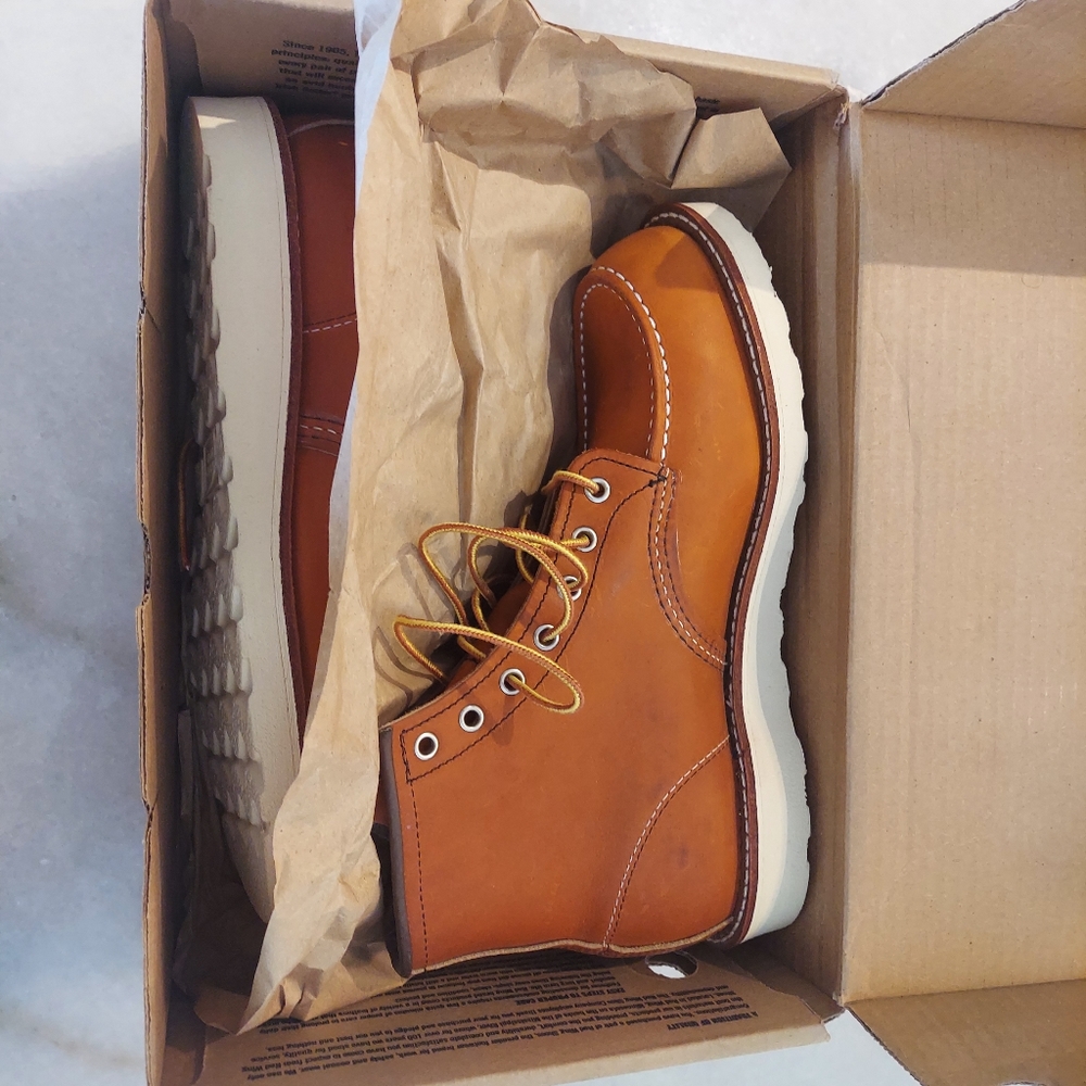 Red Wing Shoes Heritage Boots Size 9 Width D Brown